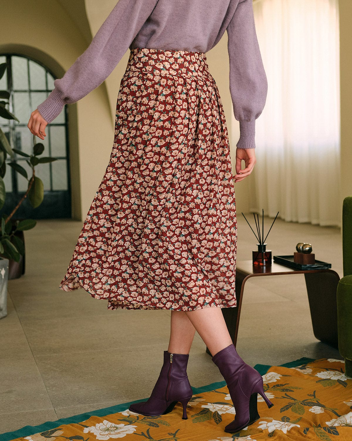 The High Waisted Floral Pleated Midi Skirt - Image 5